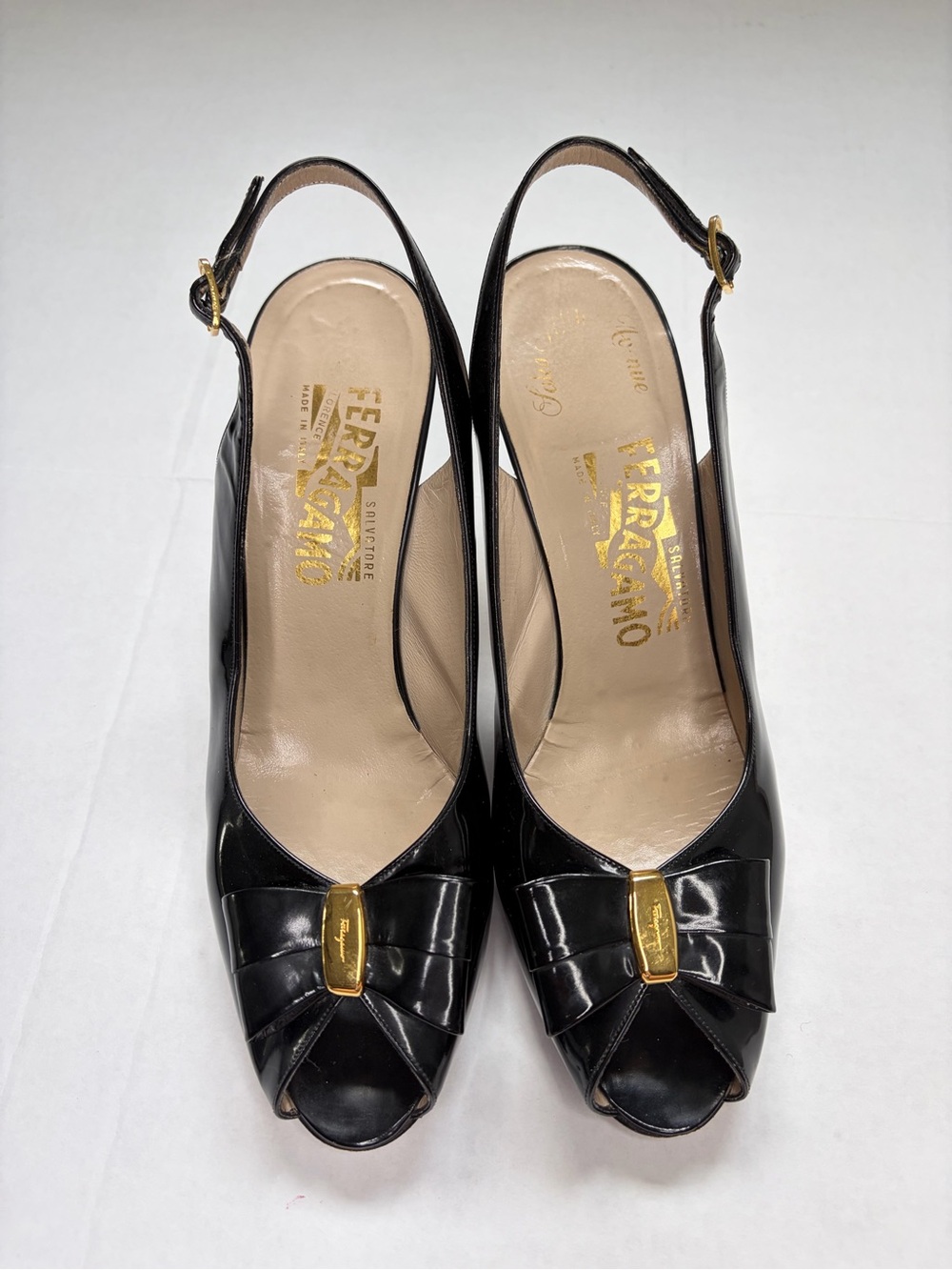 Salvatore Ferragamo Vintage Black Patent Bow Slingback Pumps 9.5B Italy